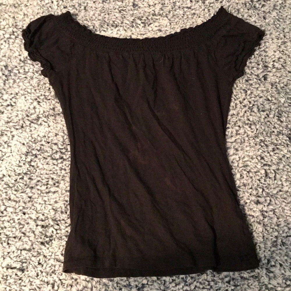 Curvy black off the shoulder t-shirt